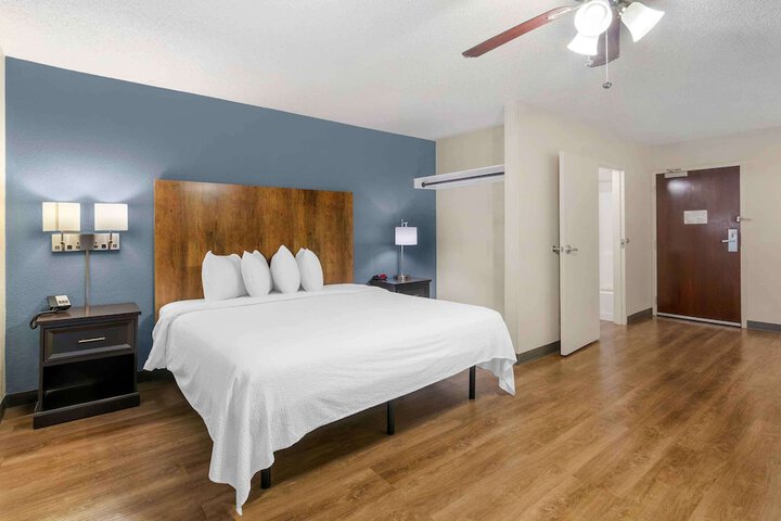 Room 30 of 32