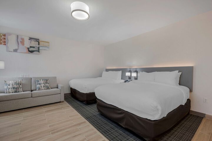 Room 33 of 59