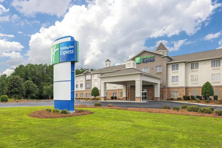 Hotel 2 of 51