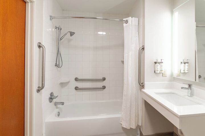 Holiday Inn Express Hotel & Suites ANDERSON NORTH by IHG