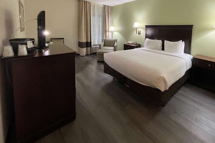 Room 55 of 141