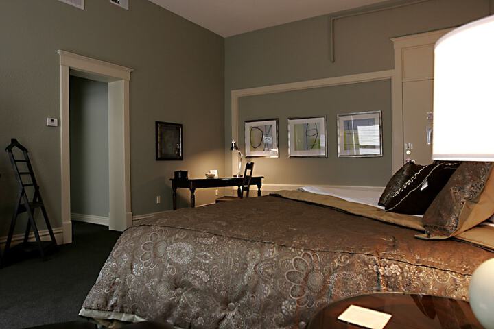 Room 10 of 22