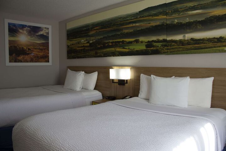 Days Inn by Wyndham Colby