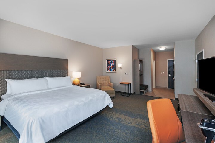 Room 14 of 33