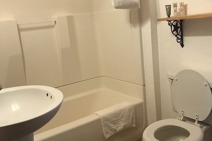 Room 100 of 133
