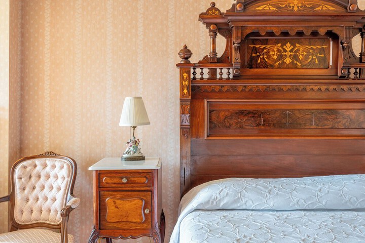 Room 45 of 111