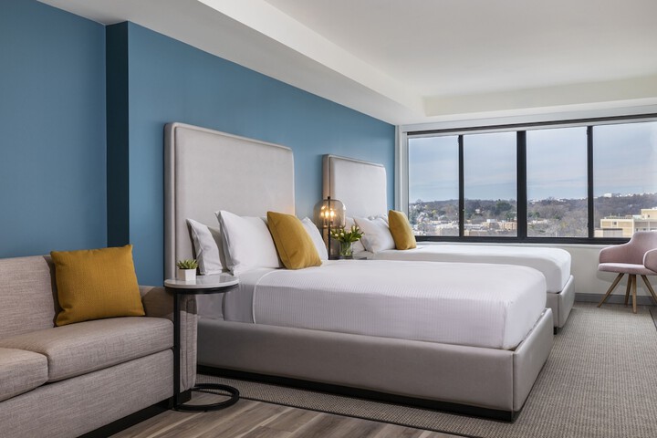 Room 27 of 60