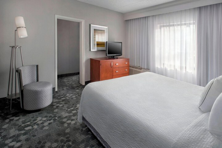 Room 13 of 23