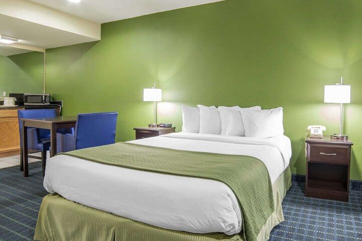 Room 9 of 27