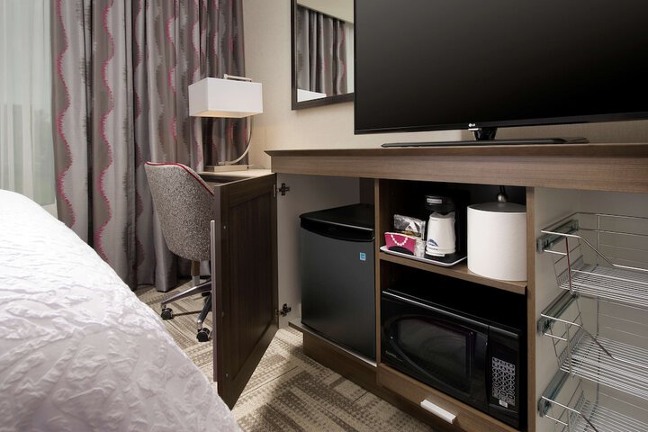 Hampton Inn Louisville East / Hurstbourne