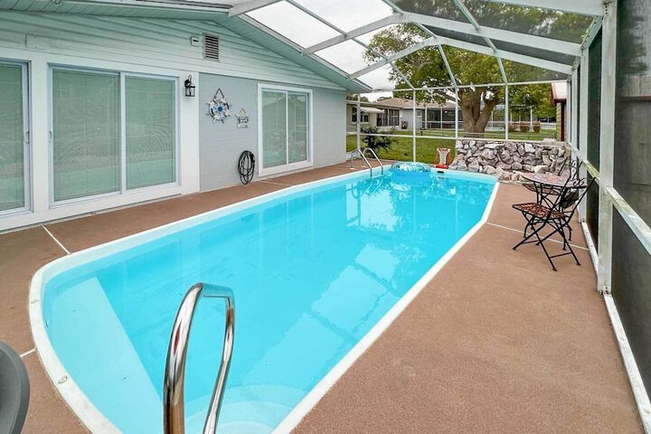 Renovated Port Richey Oasis w / Lanai + Grill!