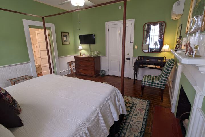Room 26 of 75