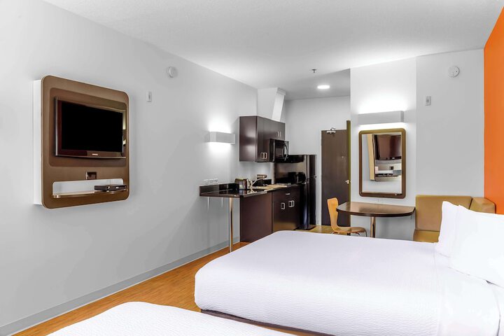 Room 9 of 25