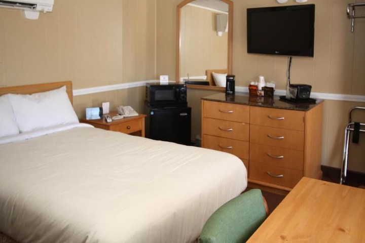 Room 8 of 15