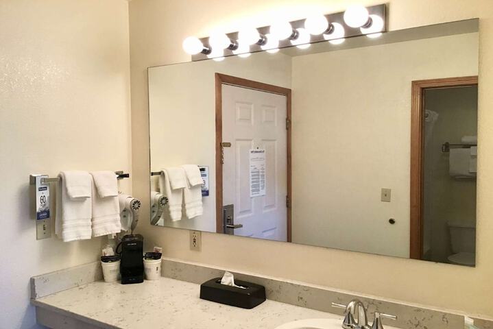 Room 8 of 22