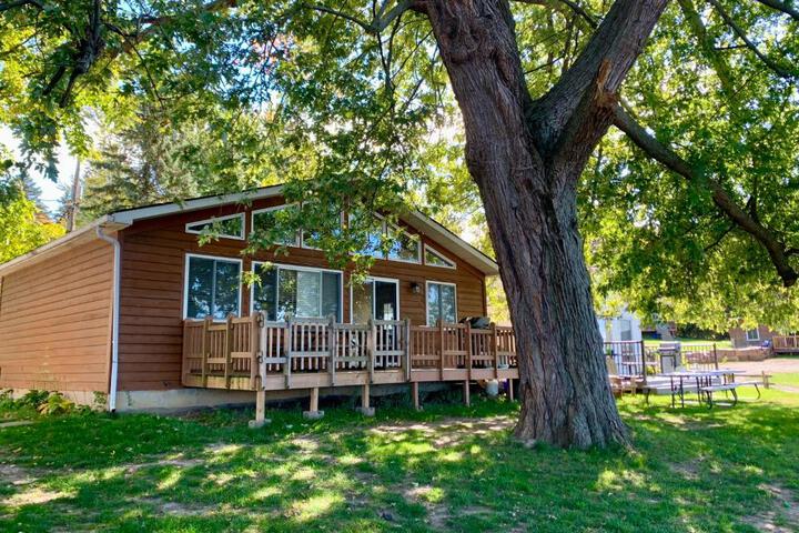 Merland Park Cottages and Motel
