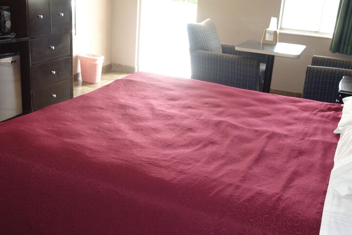 Room 13 of 18