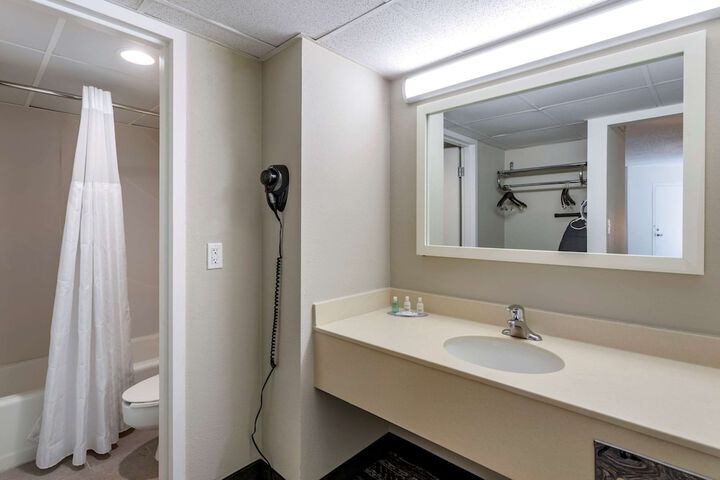 Room 17 of 54