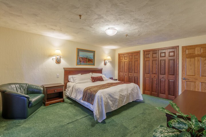 Room 41 of 83