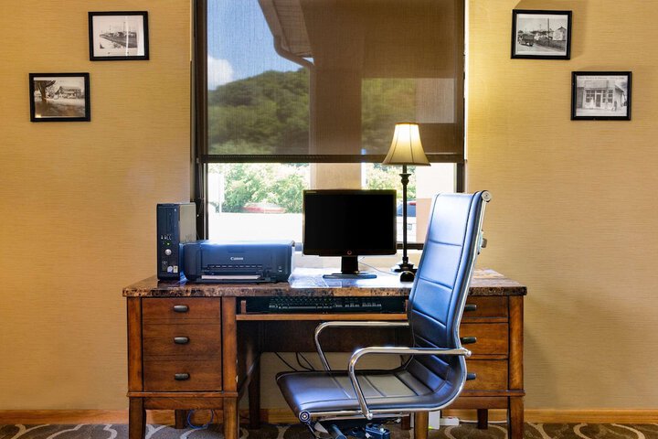 Business Center 46 of 46