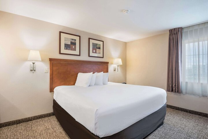 Room 16 of 47