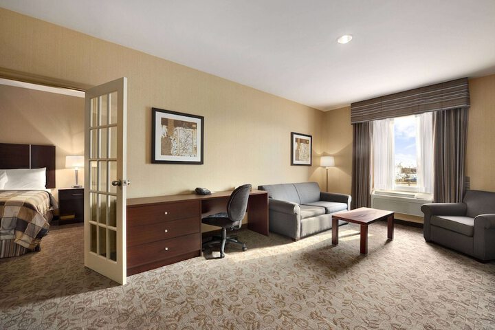 Room 10 of 13