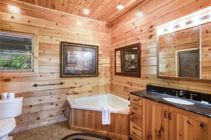 Big Bear Lodge Five Bedroom Home