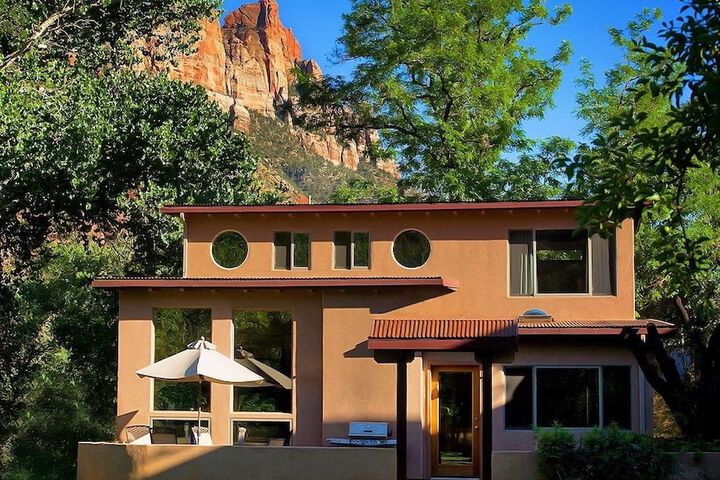 Hotel 3 of 165