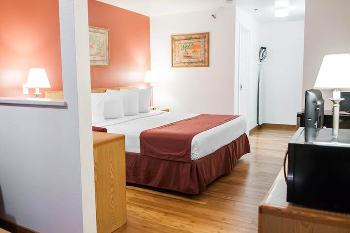 Room 14 of 34
