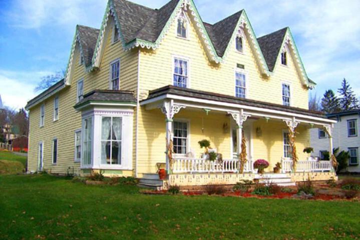 Stamford Gables Bed and Breakfast