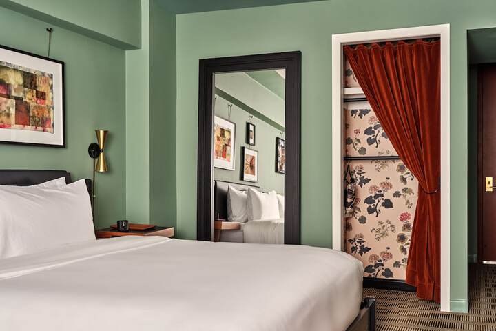 Room 37 of 52