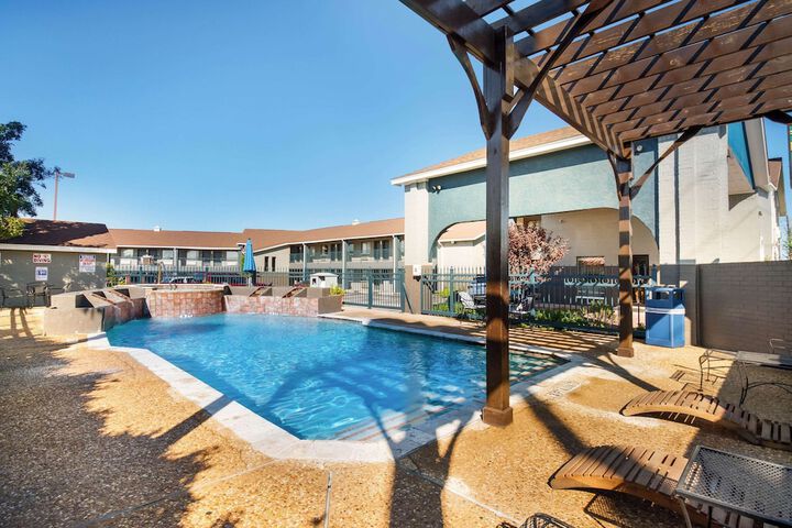 Pool 7 of 41