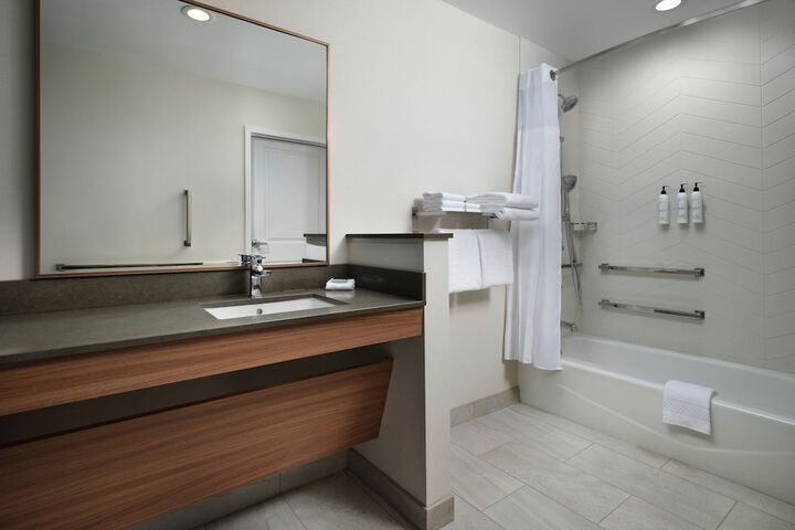 Room 9 of 27