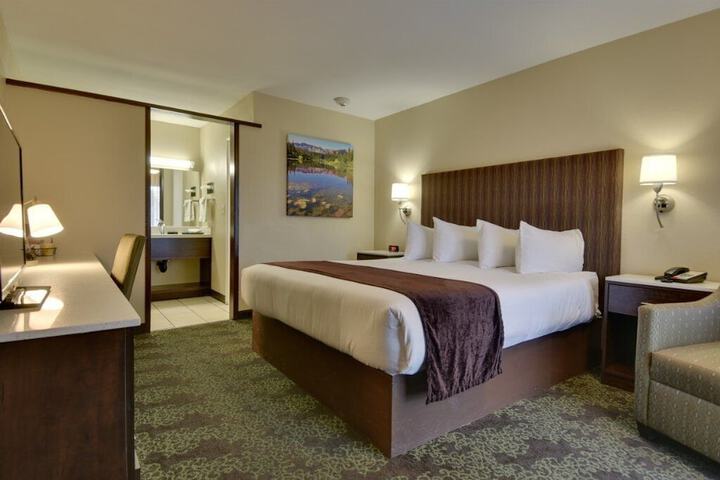Room 13 of 32