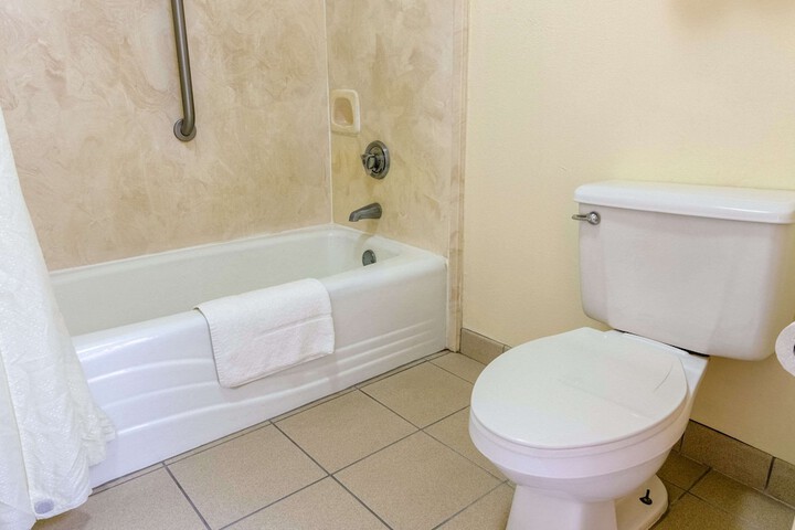 Room 12 of 27