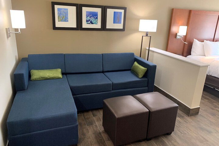 Comfort Suites West Monroe near Ike Hamilton Expo Center