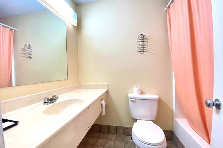 Room 2 of 10