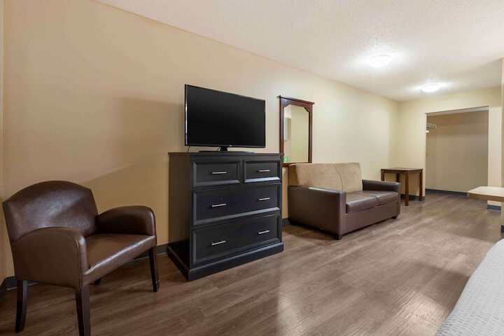 Room 21 of 33