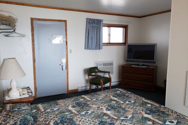 Algoma Beach Motel