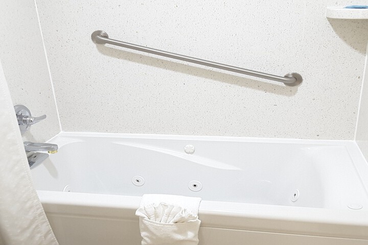 Holiday Inn Express Hotel & Suites by IHG