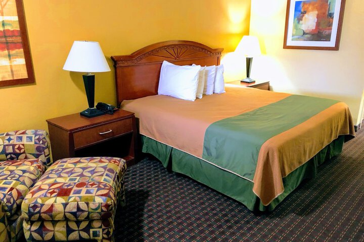Room 20 of 33