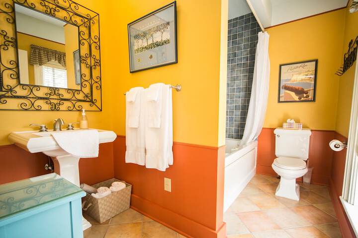 Hidden Garden Cottages & Suites