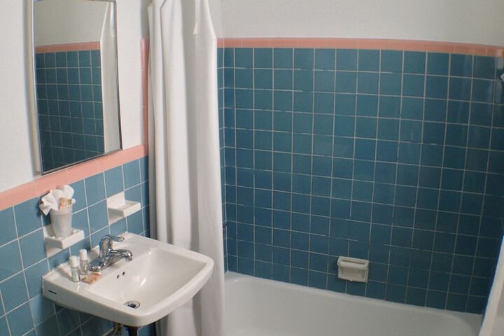 Room 32 of 39
