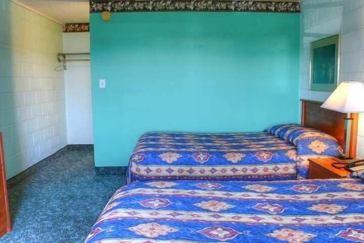 Country Host Motel
