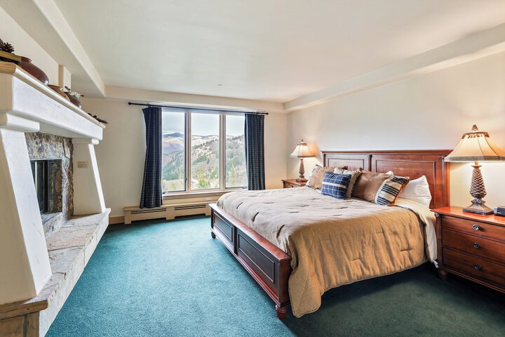 Room 169 of 242