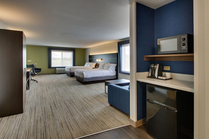 Holiday Inn Express & Suites Morris by IHG