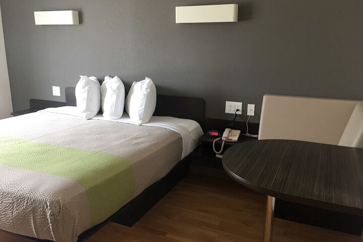 Room 27 of 36