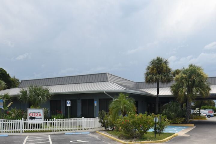Days Inn by Wyndham Stuart