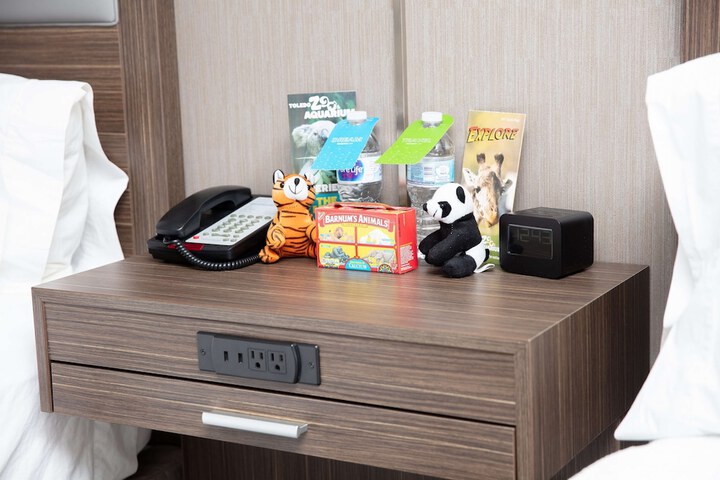 Room 15 of 37
