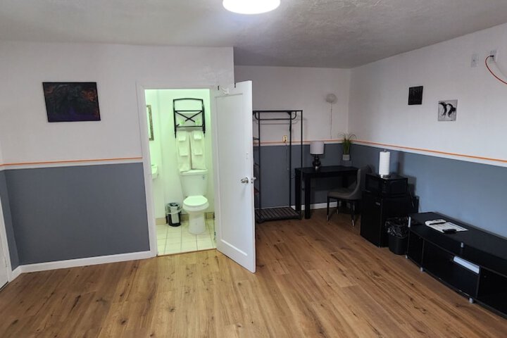 Room 42 of 98